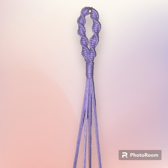 Hand Crafted Macrame Hanging plant hanger With vintage pot - Picture 5 of 7